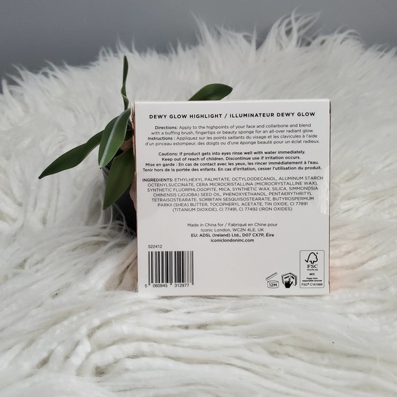 Iconic London Dewy Glow Highlight Palette - Picture 2 of 5